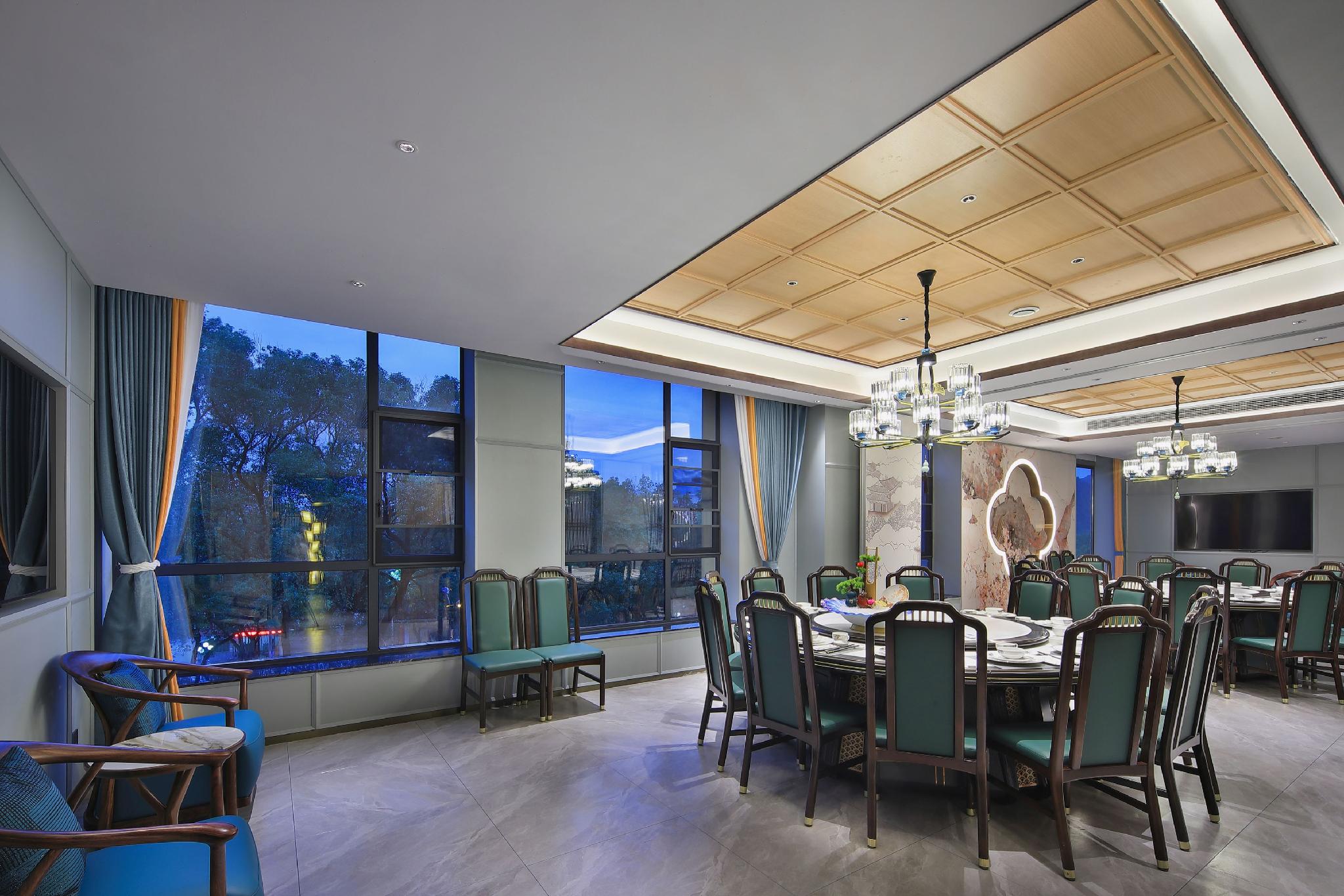 Vienna Hotel (Guilin Qixing Wanda Plaza) 27/48