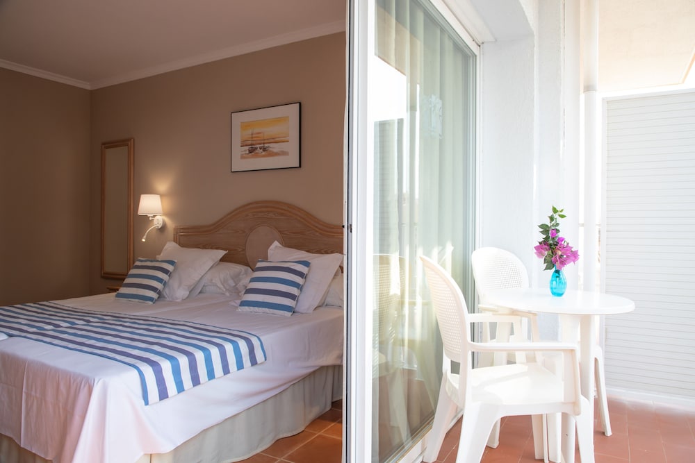 STANDARD, TWIN BEDS