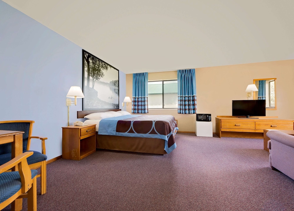 Super 8 by Wyndham Chariton 7/30