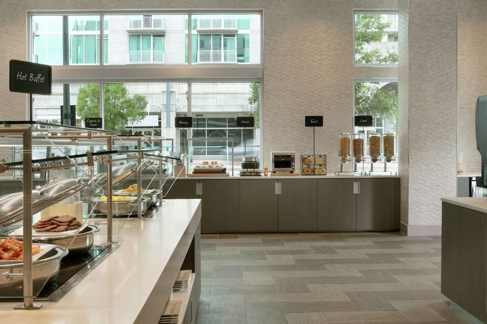 Embassy Suites by Hilton Atlanta Midtown 32/45