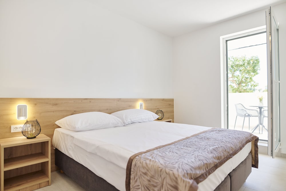 Colentum Resort Murter 18/50