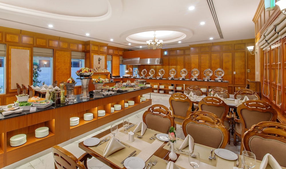 restaurant cafeteria
