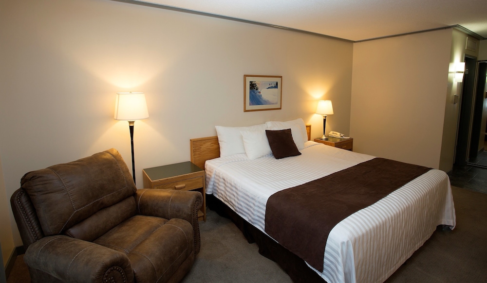 Divya Sutra Plaza & Conference Centre Vernon, BC 27/74