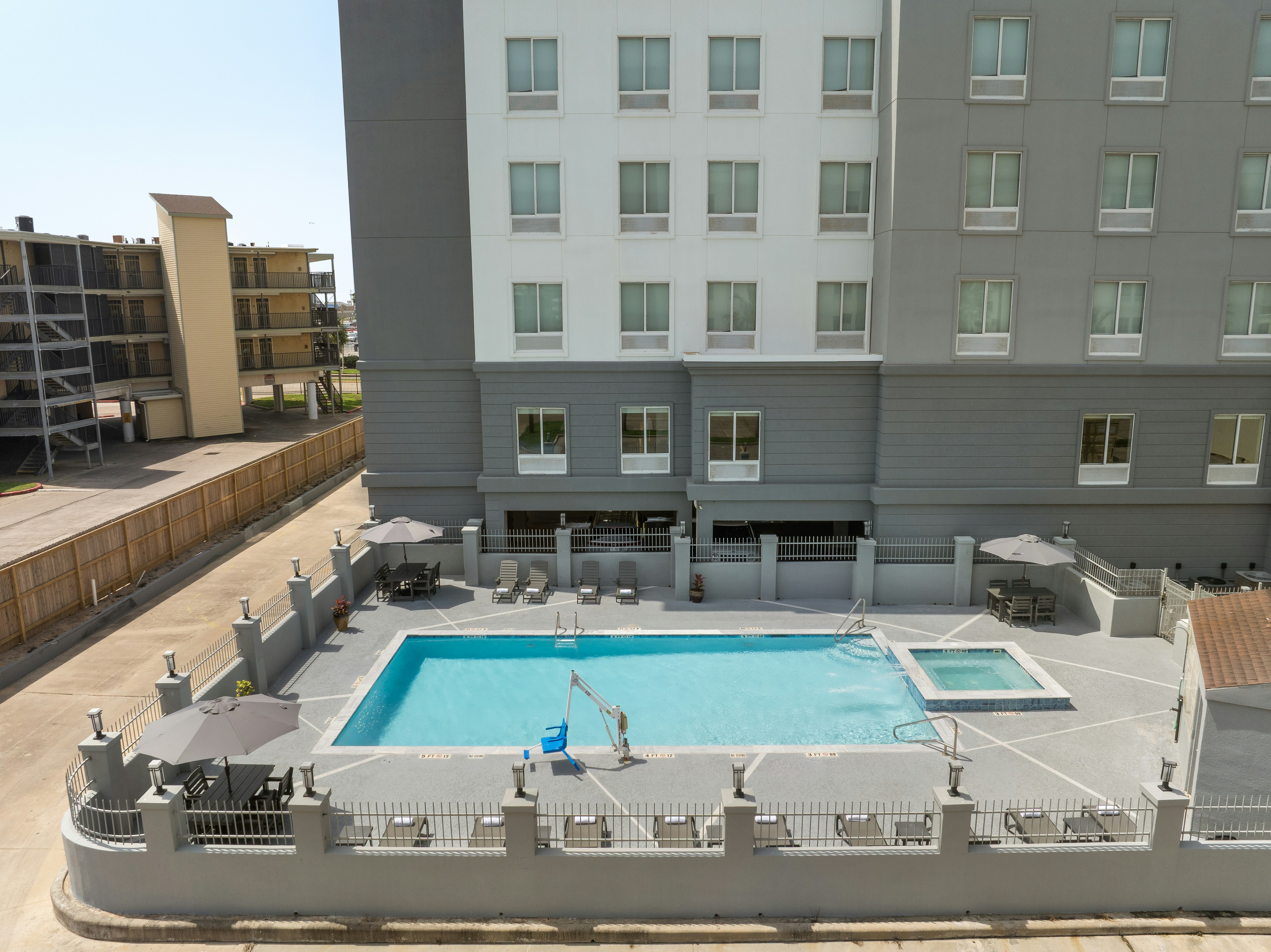Hampton Inn Suites Galveston 45/68