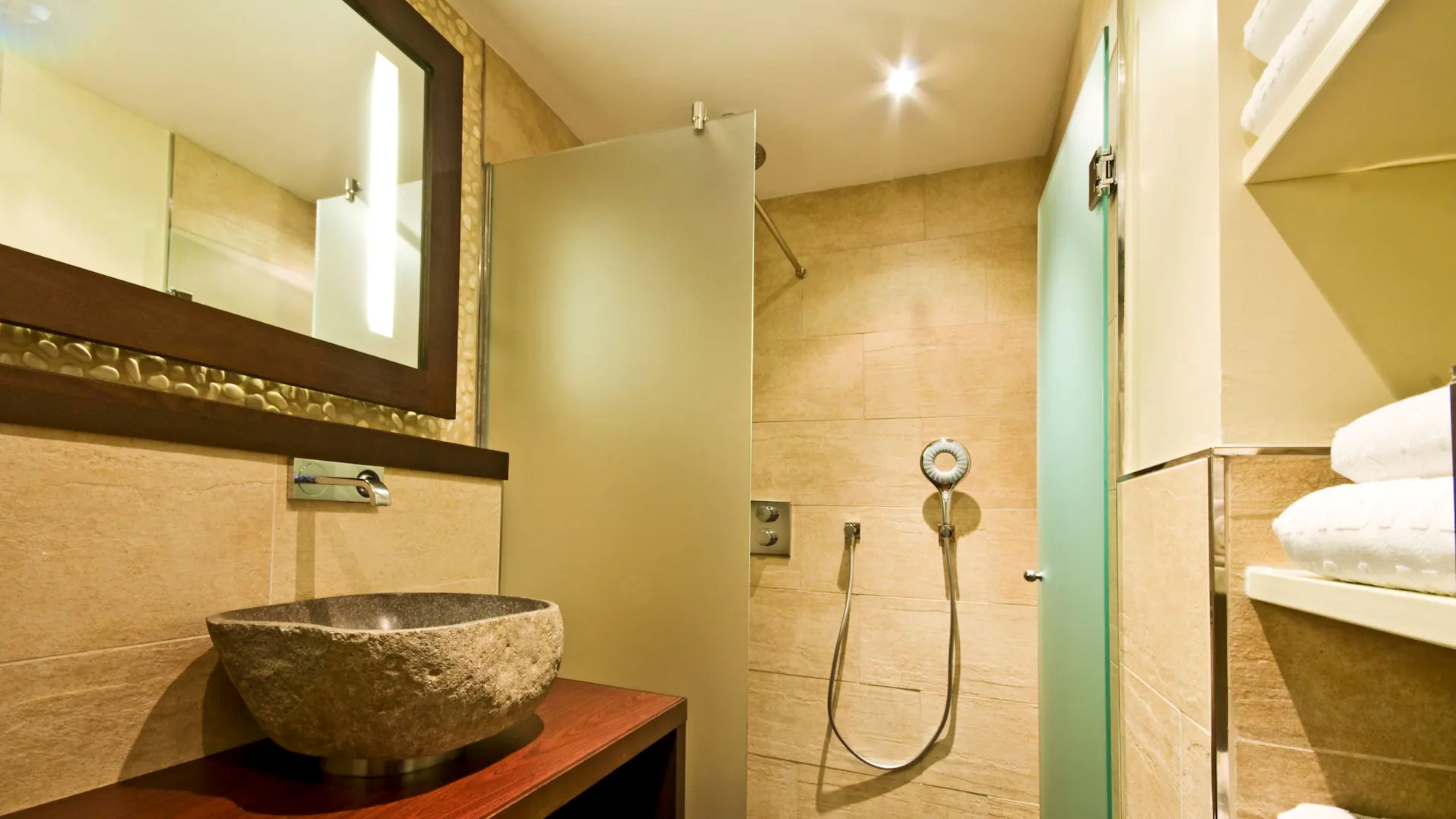جناح جونيور بسرير مزدوج، Lindner Golf Resort Portals Nous 4/4