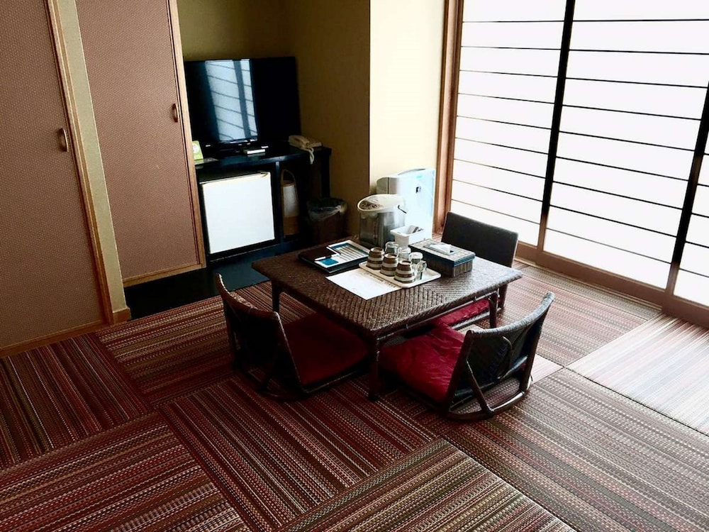 Hotel East China Sea 46/54