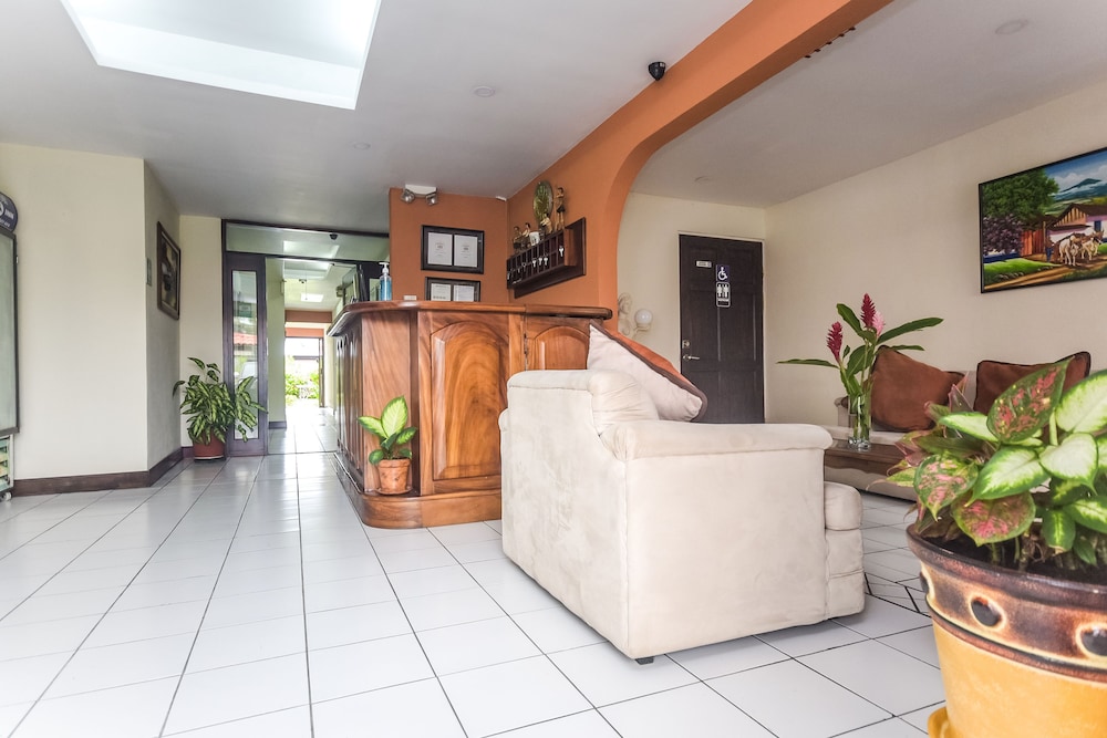 Berlor Airport Inn 8/50