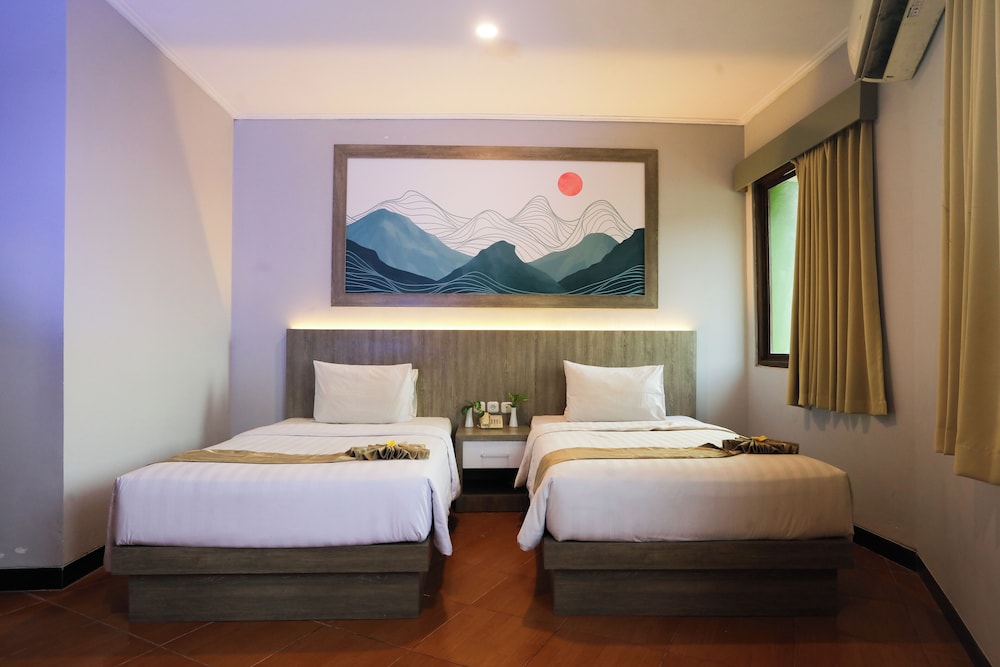 Front One Hk Resort Semarang 18/49
