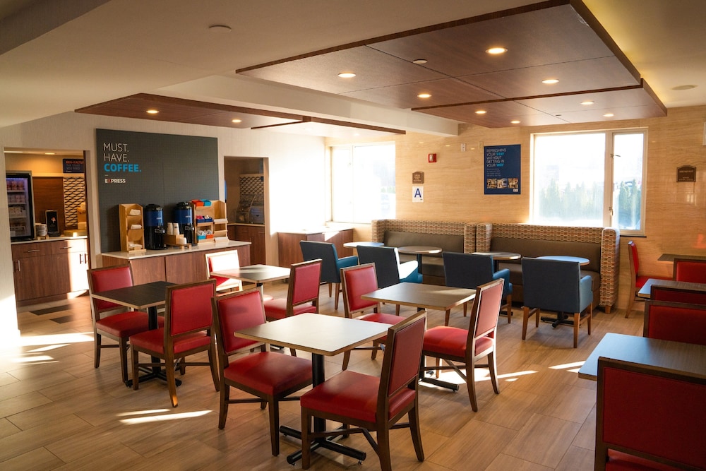 Holiday Inn Express Queens - Maspeth 43/65