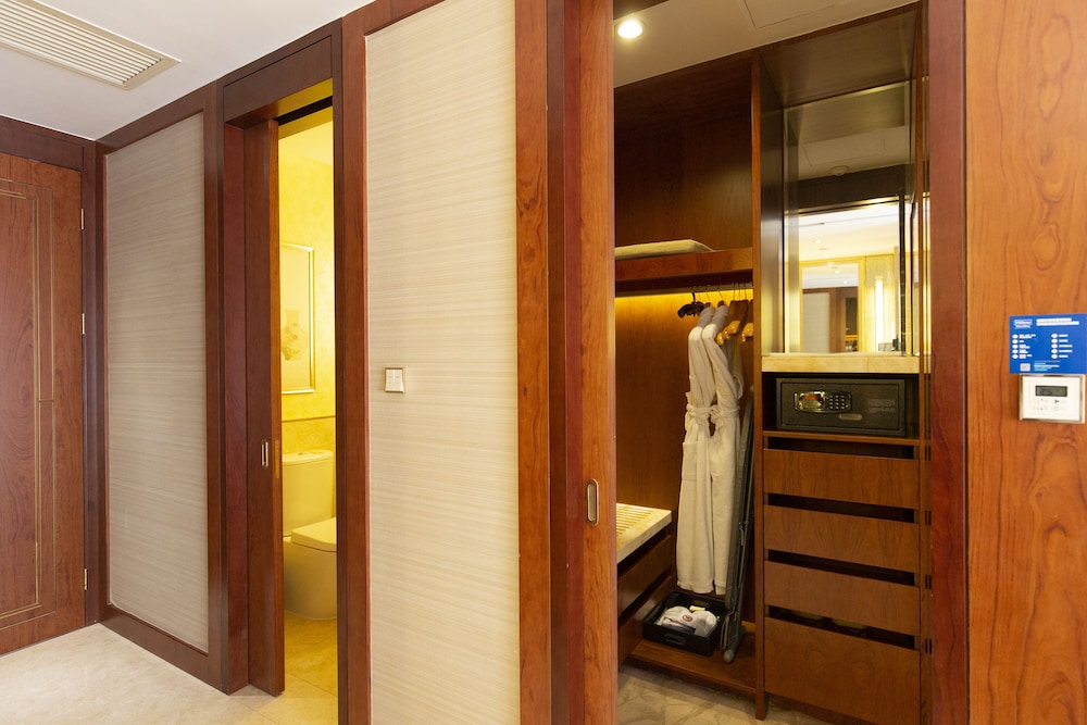 Hilton Tianjin Eco-City 13/56