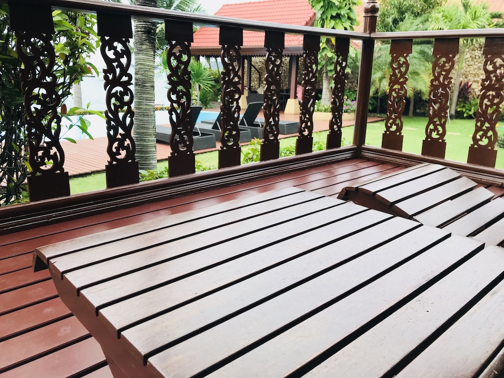 Erawan Villa Hotel 5/50