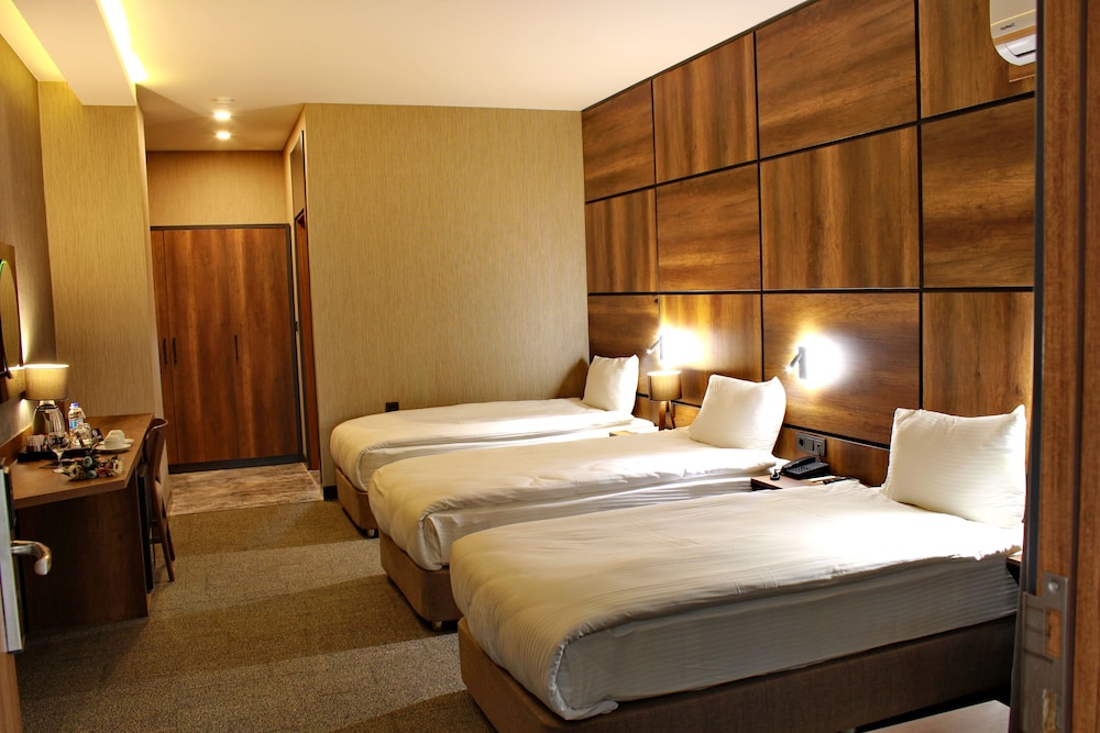 Mardiva Resort Hotel 9/25