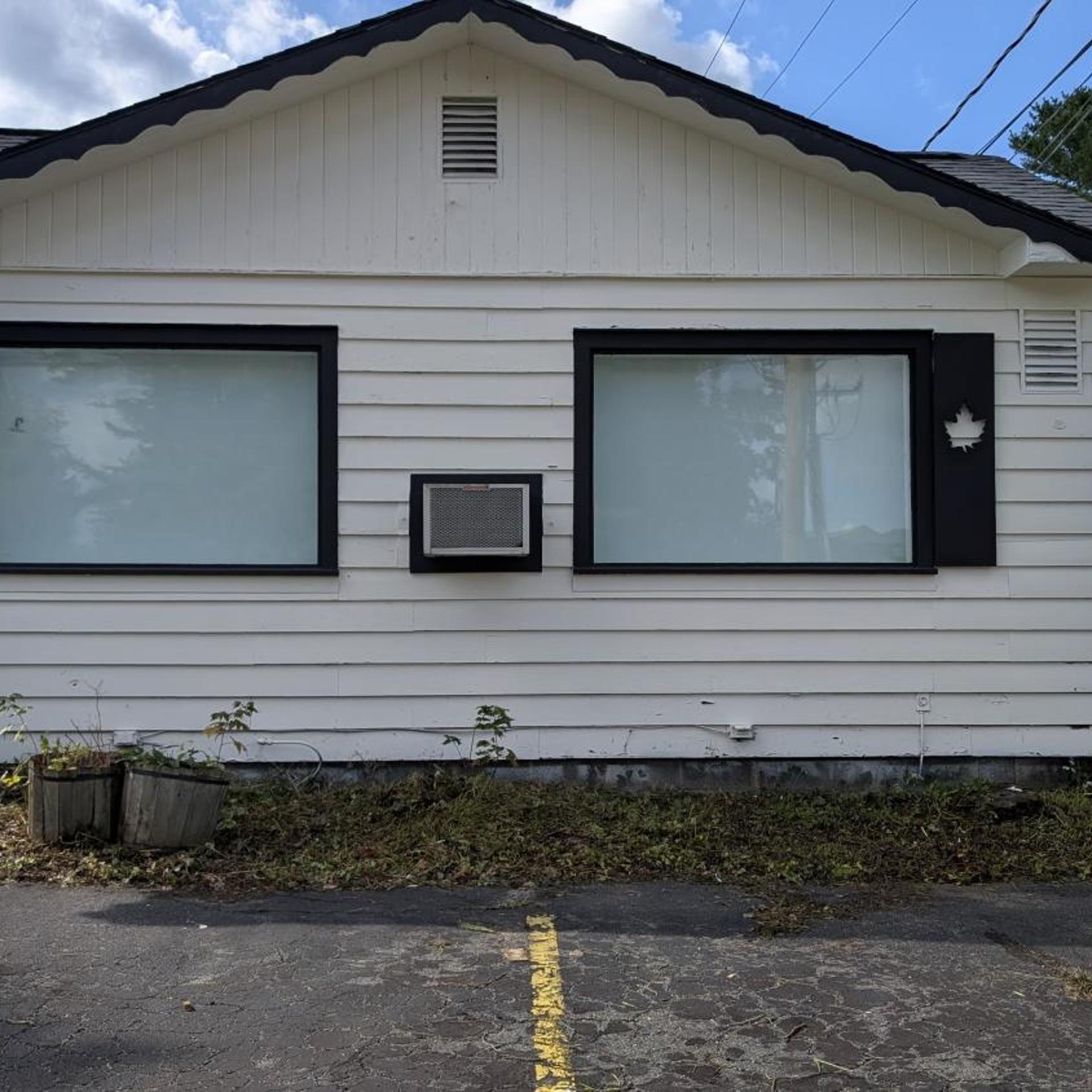 Maple Leaf Inn 1/40