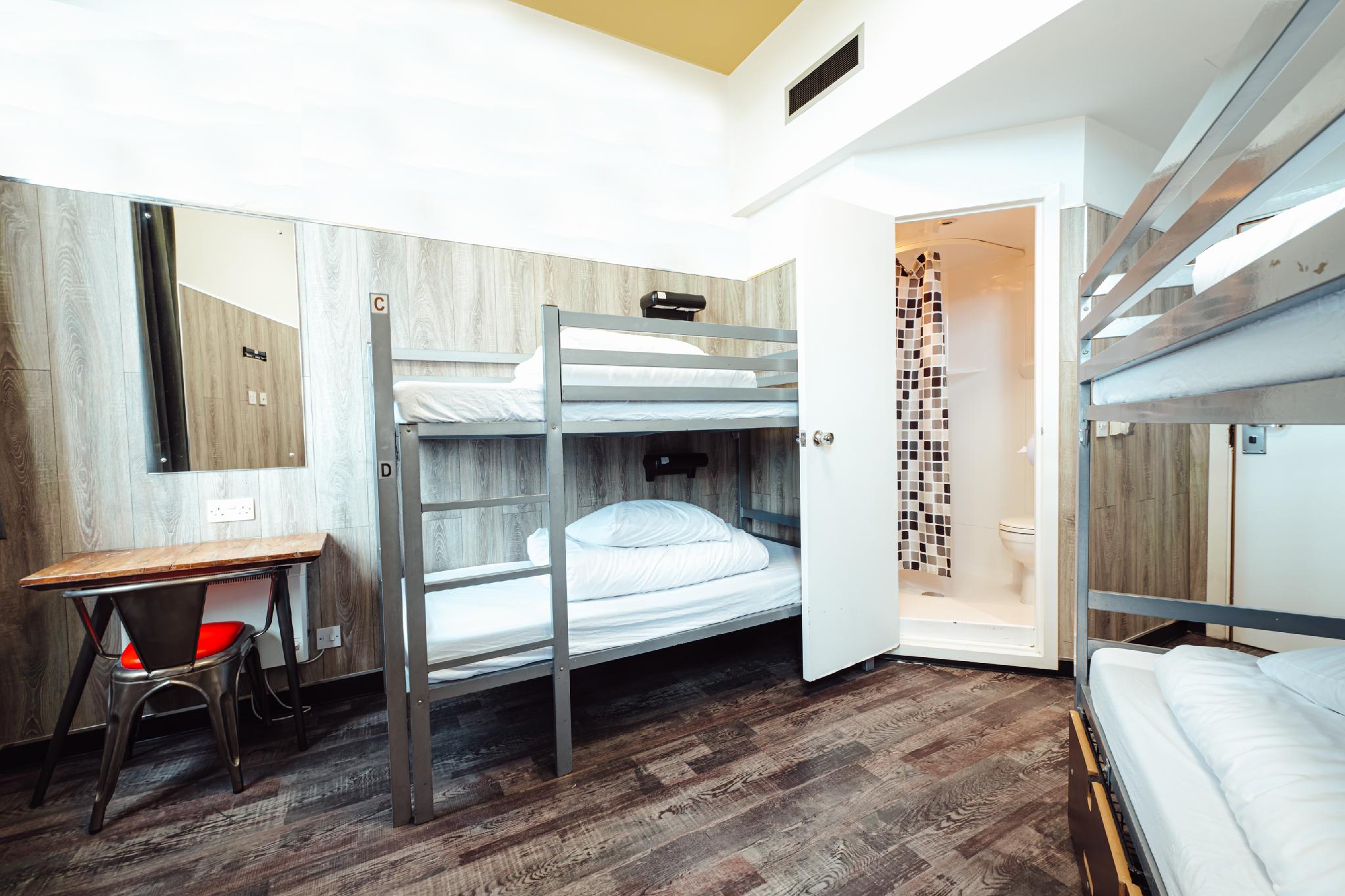 Private, Mixed Dorm, 4 Beds