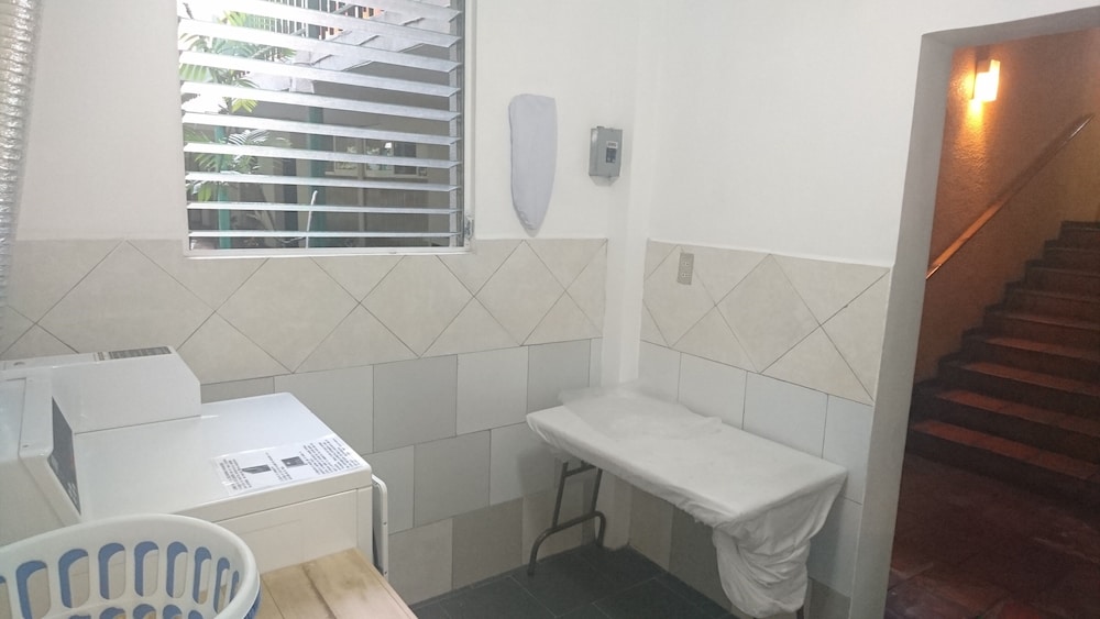 Novo Hotel & Suite 58/59