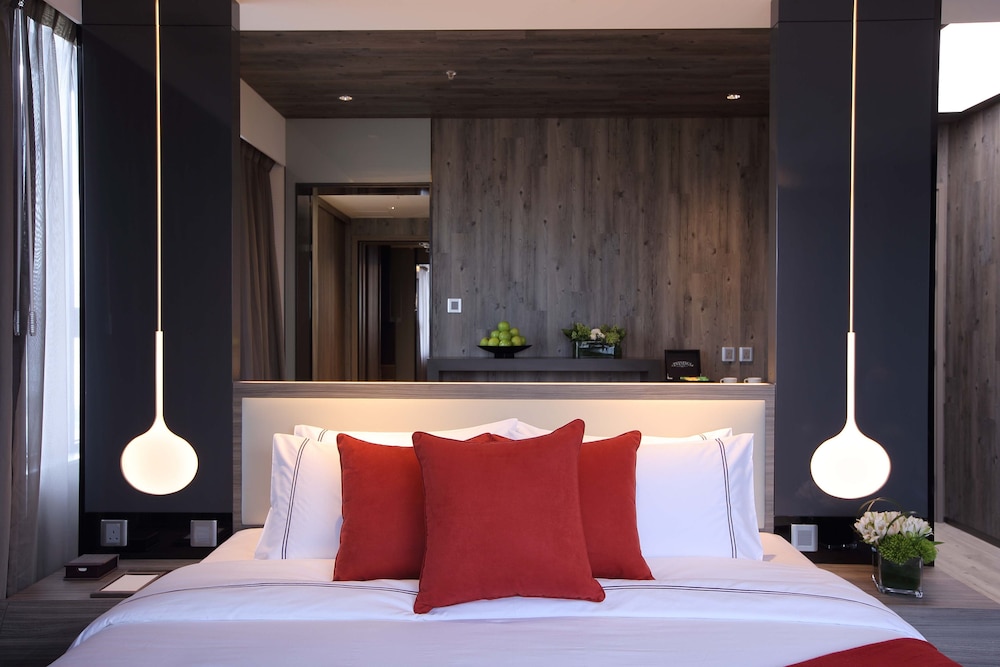 The Perkin Hotel 21/41