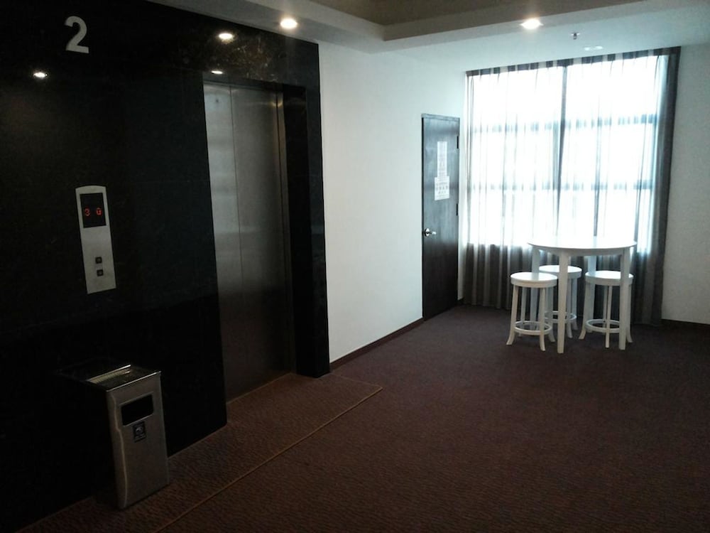 Eminent Hotel 17/26