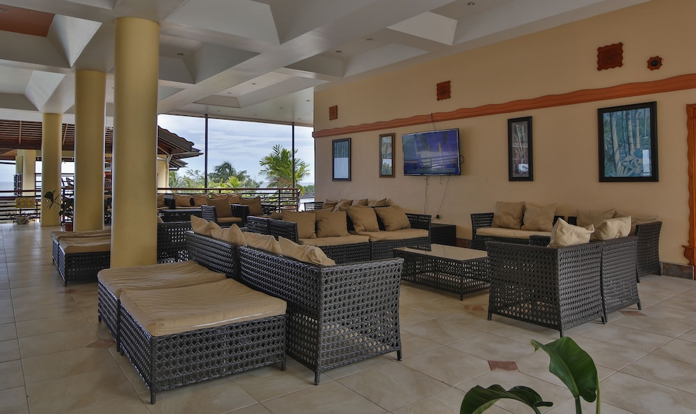 Grafton Beach Resort 13/27