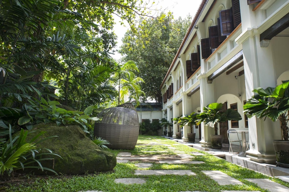 Muntri Grove 43/44