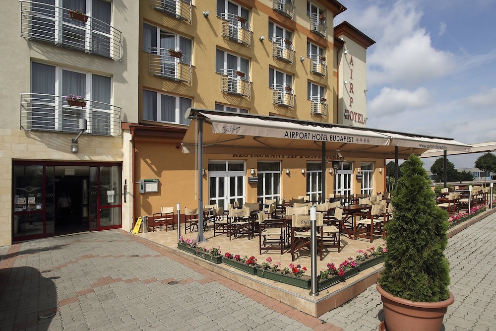 AIRPORT HOTEL BUDAPEST 3/73