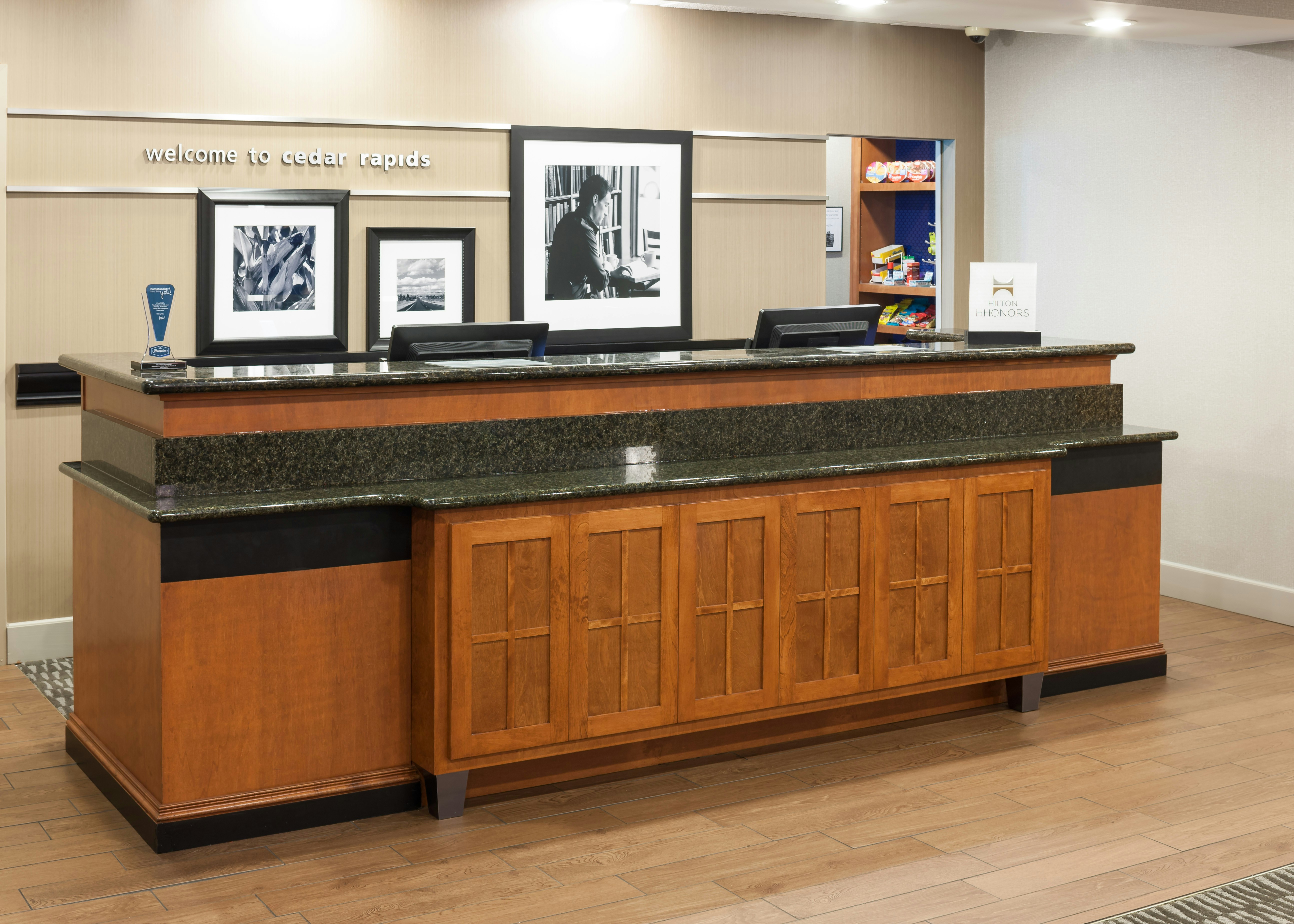 Hampton Inn Suites Cedar Rapids North 8/40