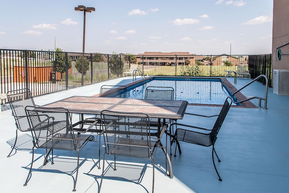 Comfort Inn & Suites Elk City South 23/37
