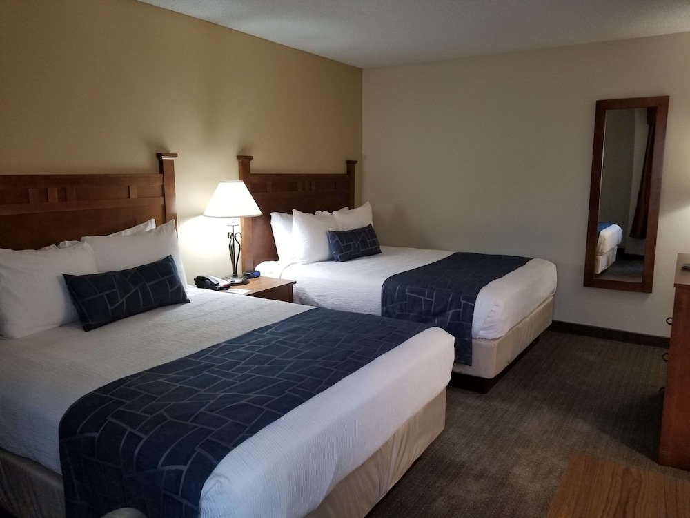 Suite, 2 Queen Beds, Sofa