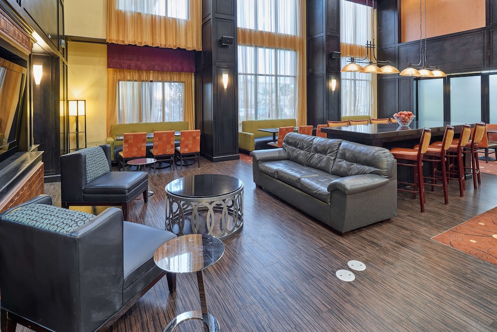 Hampton Inn and Suites Longview North 19/36