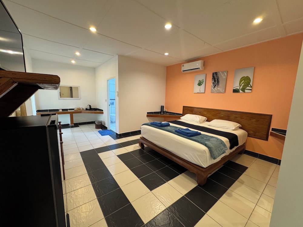 2 BEDROOMS, BUNGALOW