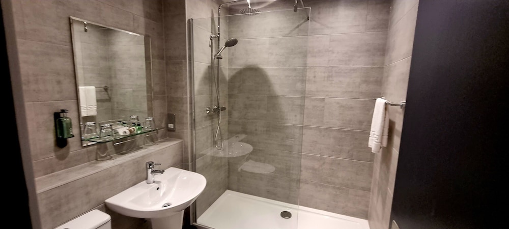 The Coachman Hotel 36/38
