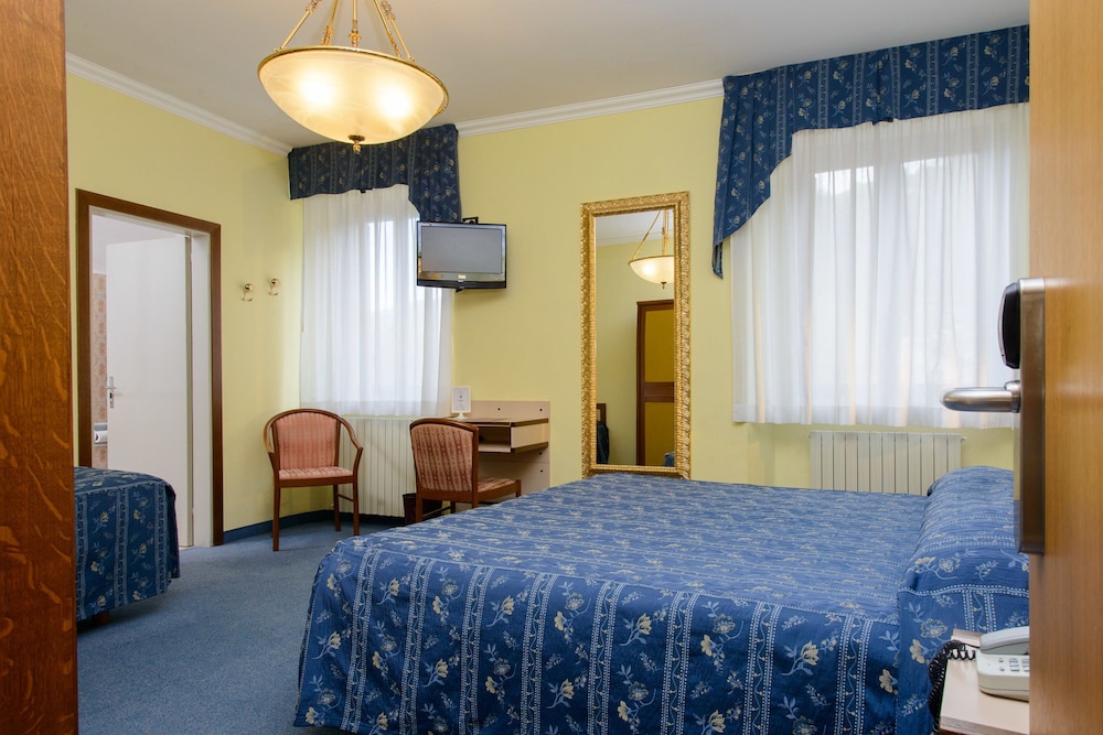 Hotel Papa 22/51