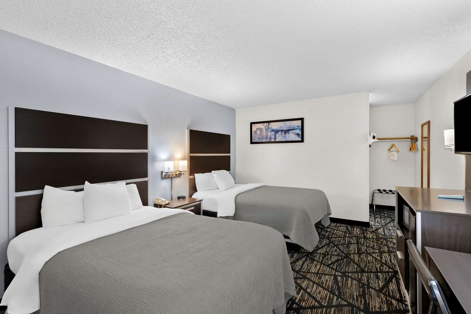 ROOM, 2 DOUBLE BEDS
