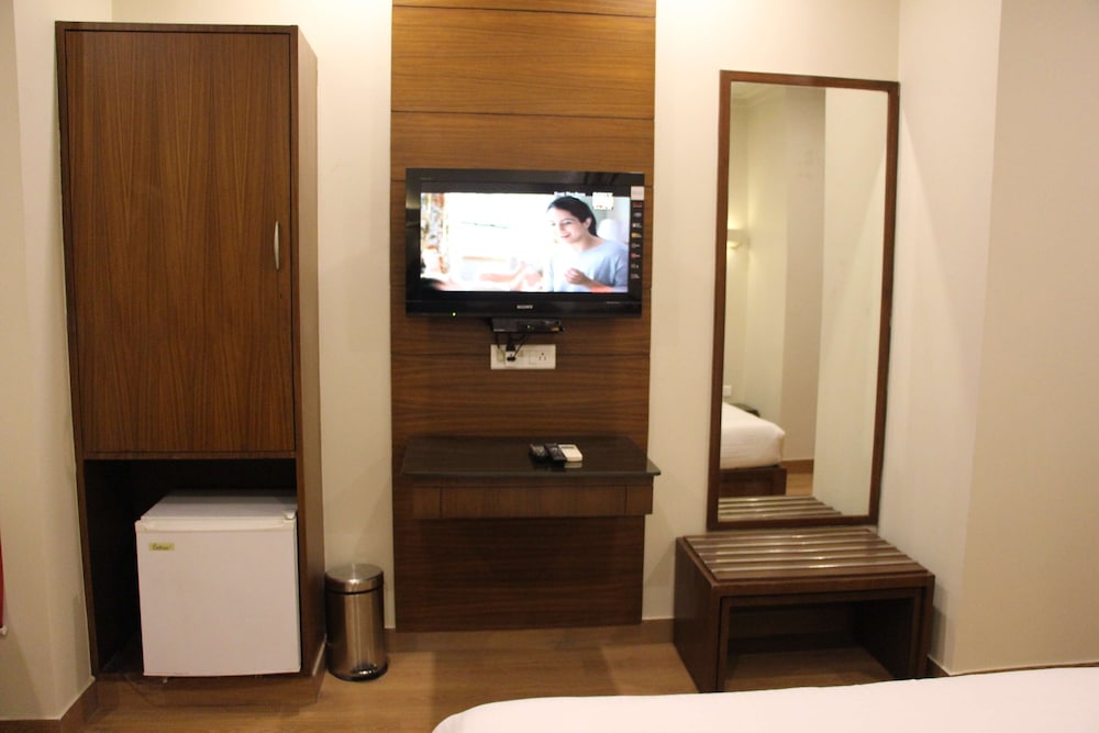 Hotel Dasaprakash 32/38