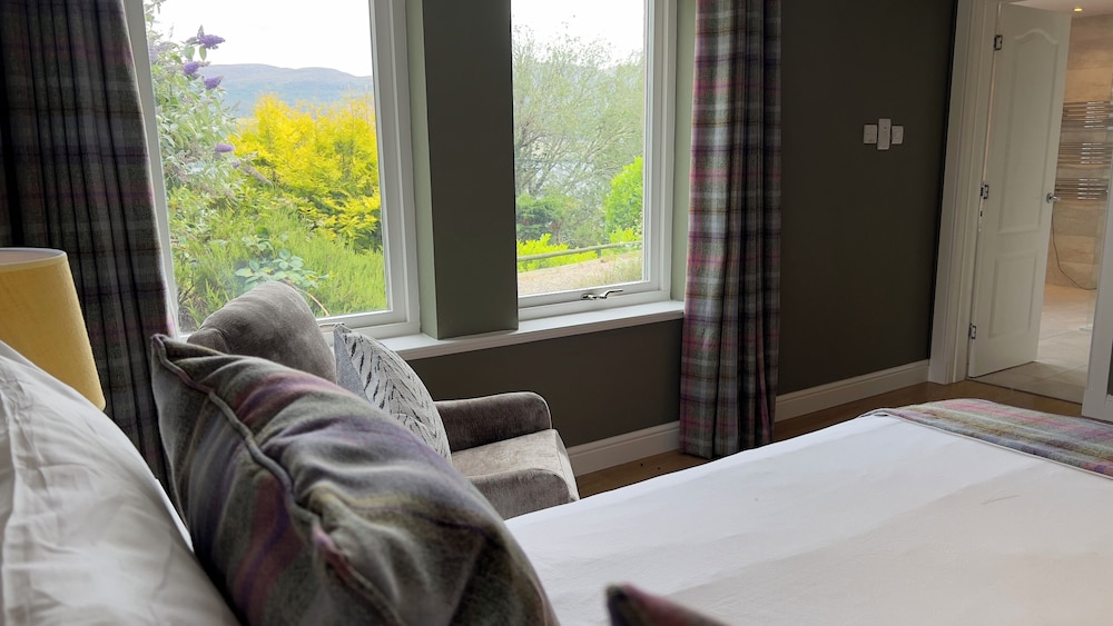 Loch Ness Cottages 28/50