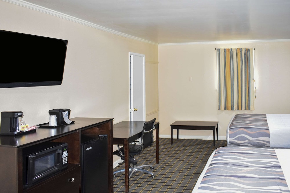 Rodeway Inn Swainsboro GA 7/11