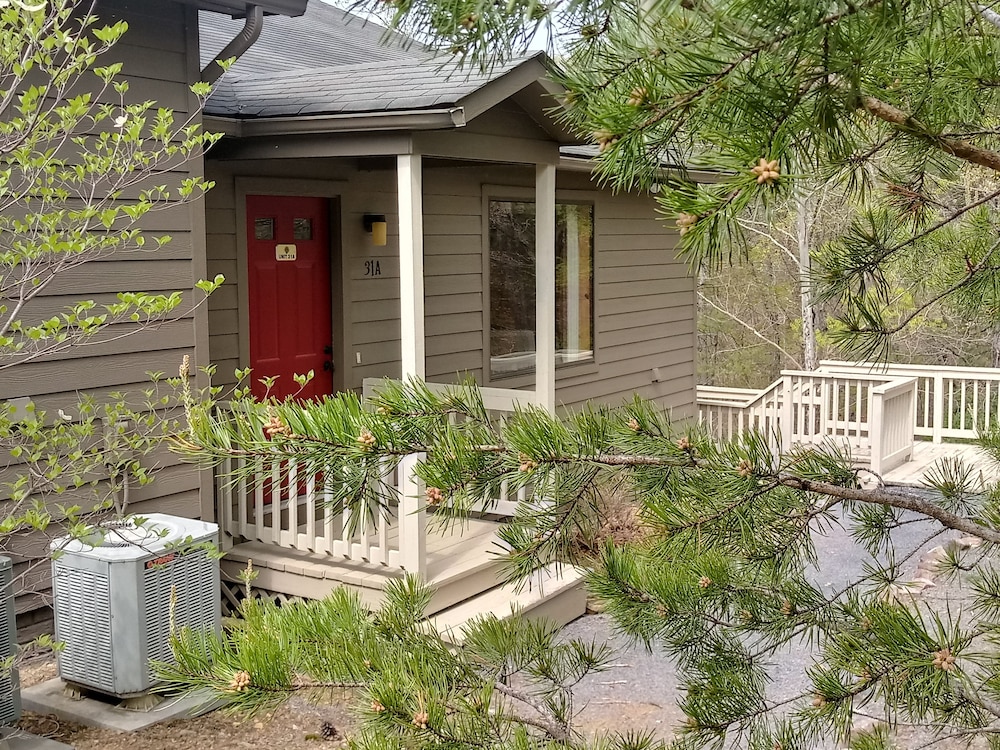 Creekside Village 17/23