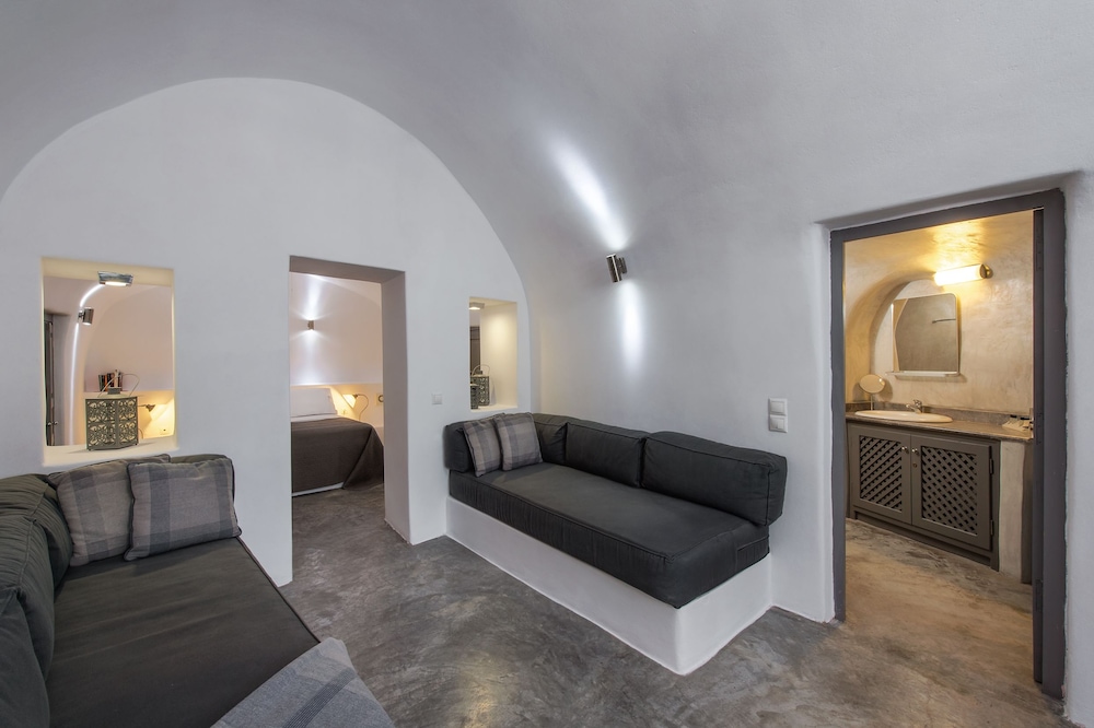 Theodora Suites - Adults Only 28/48