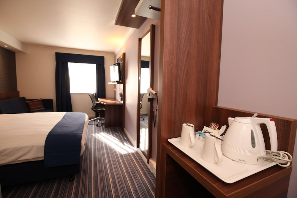 HOLIDAY INN EXPRESS YORK 10/72