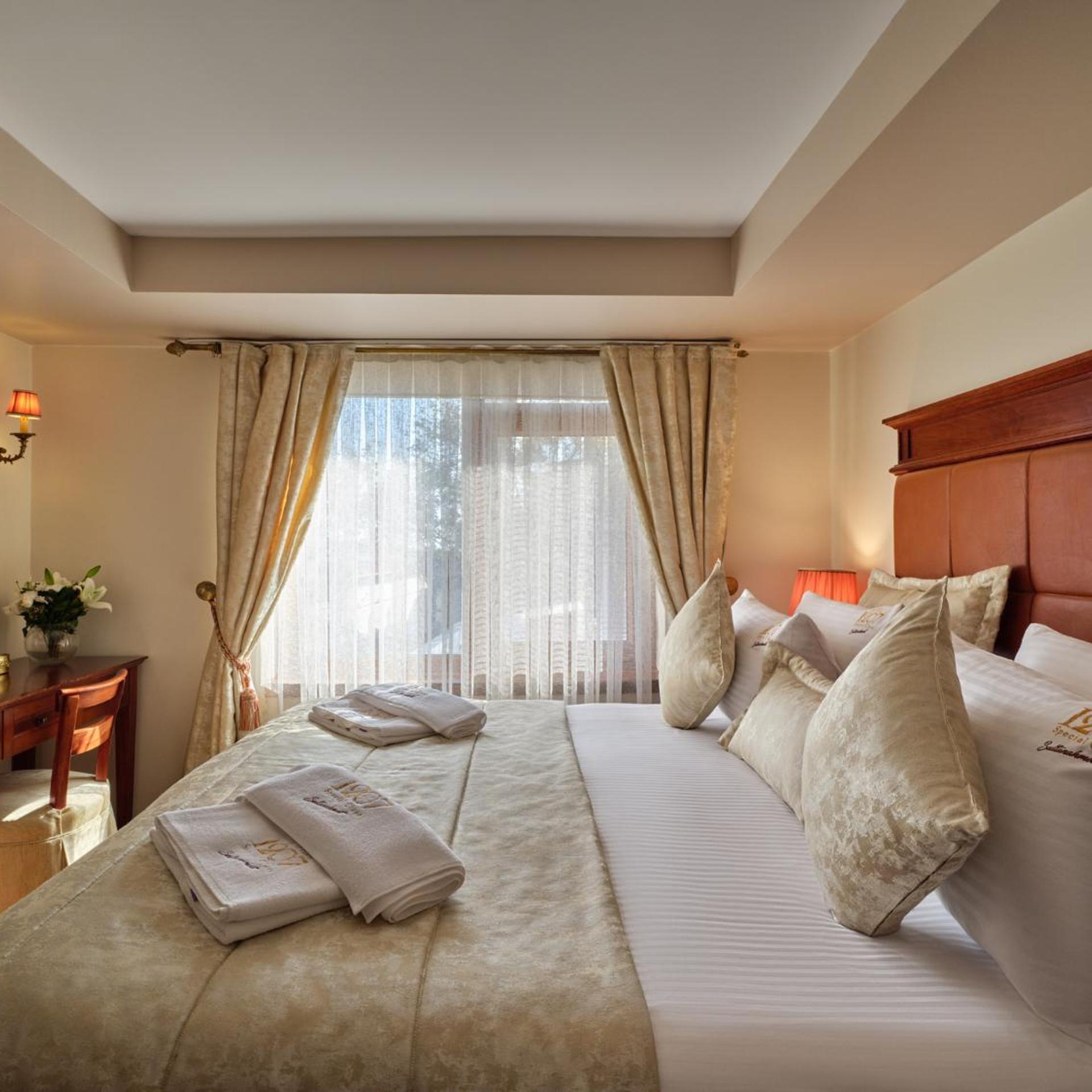 Mosque, Blue, Suite, King Bed, Sea View
