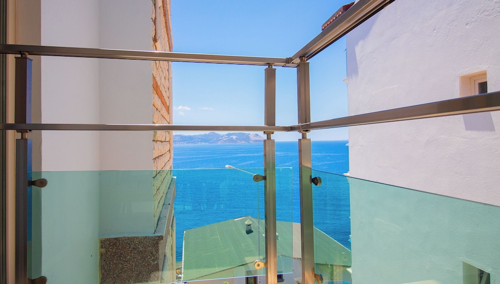 Kas Maki Hotel 25/50