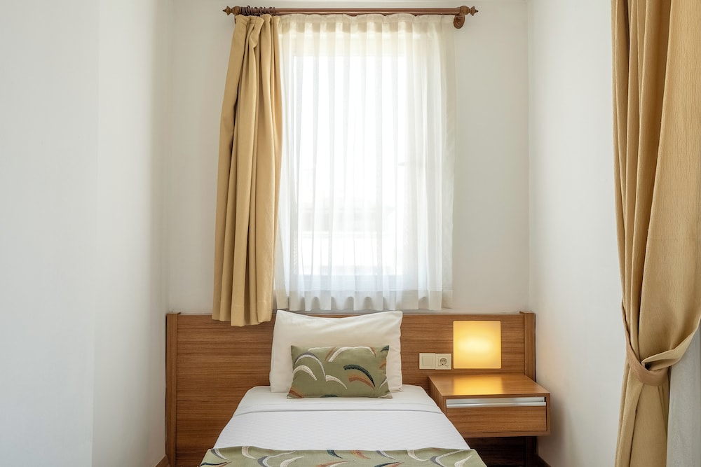 غرفة قياسية ثلاثية ركنية، Hotel Santamarina 6/7