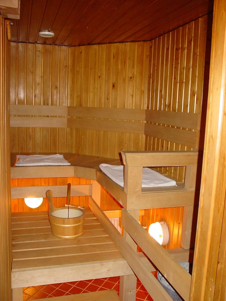 swimming pool spa
