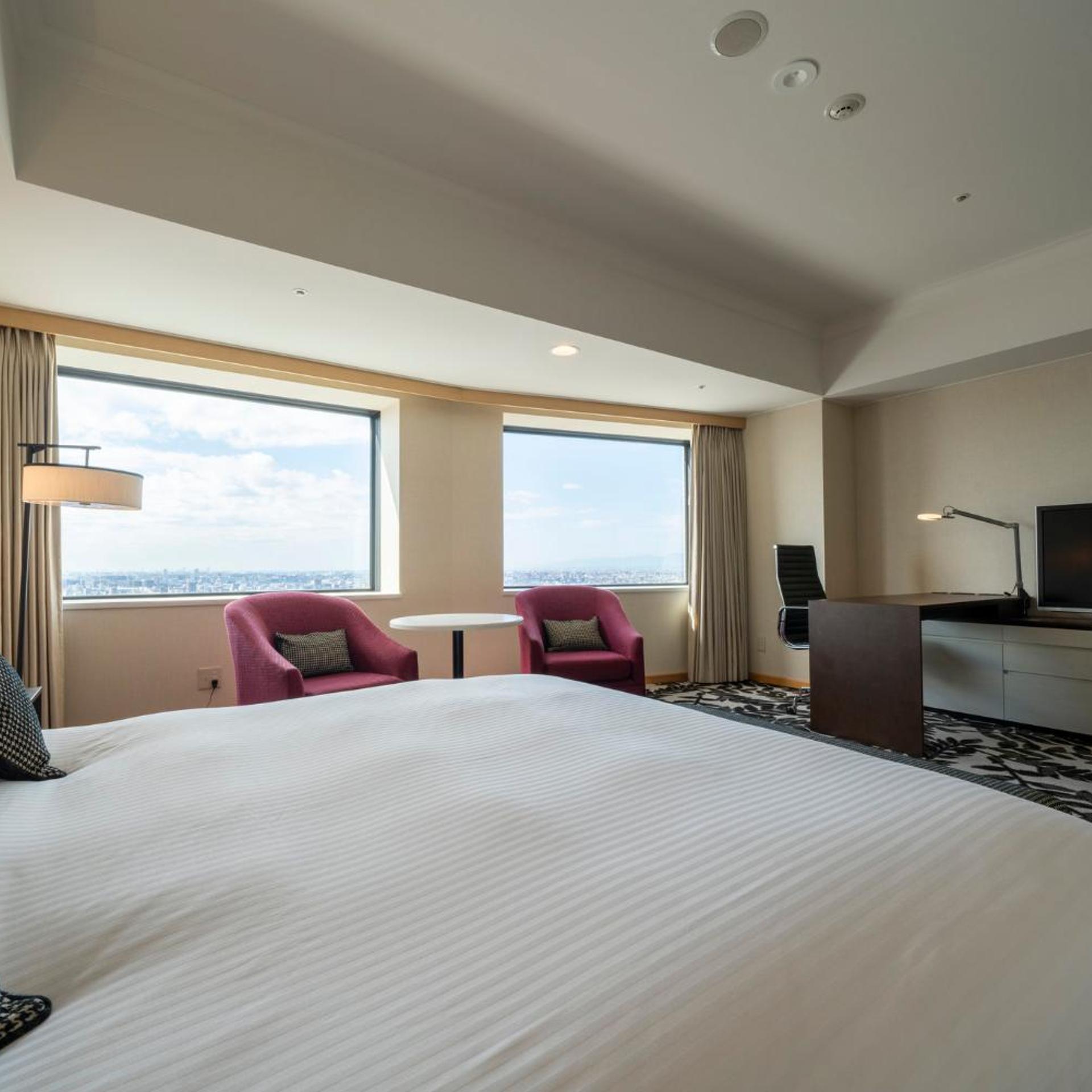Premium, King Bed, Queen Bed, Ferris Wheel View