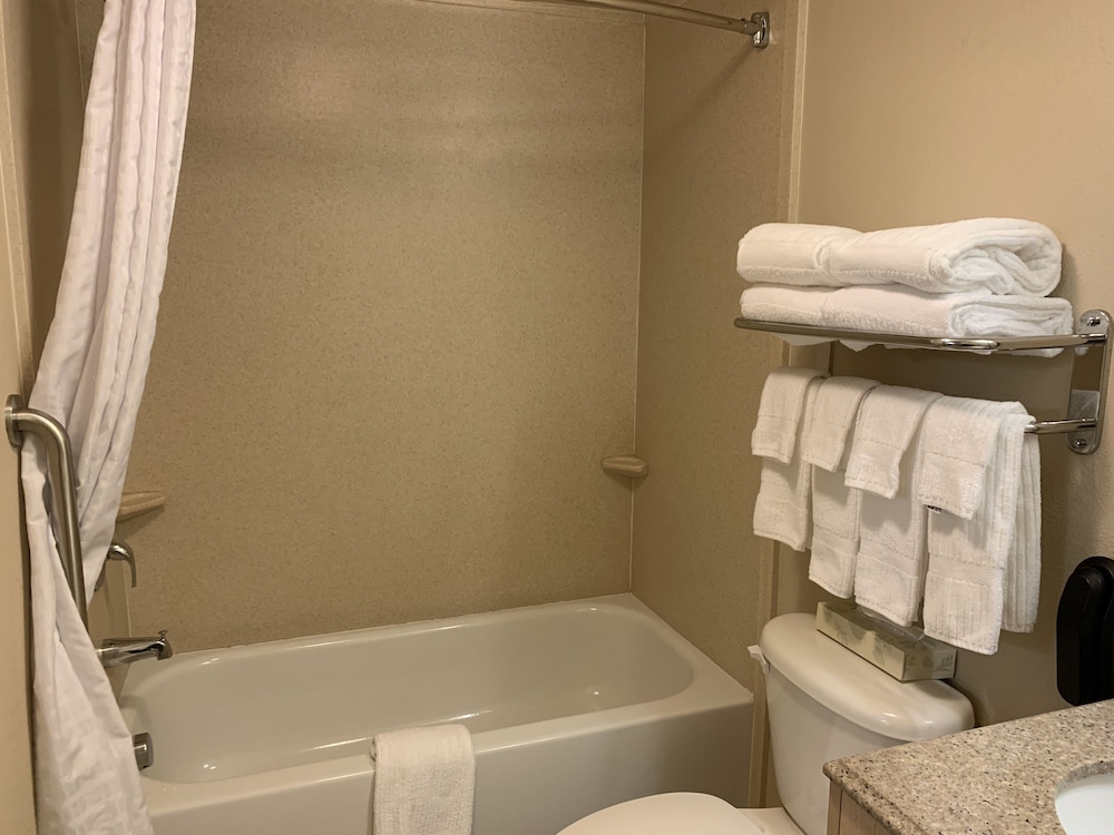 CANDLEWOOD SUITES WILSON 11/38