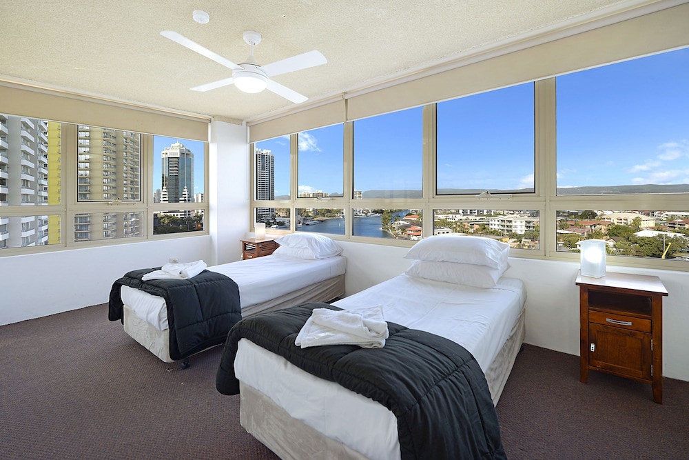Condor Ocean View Apartments 30/74