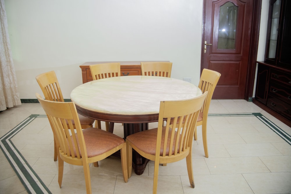 Luxury 2-Bdrm Apartment In Oysterbay 36/50