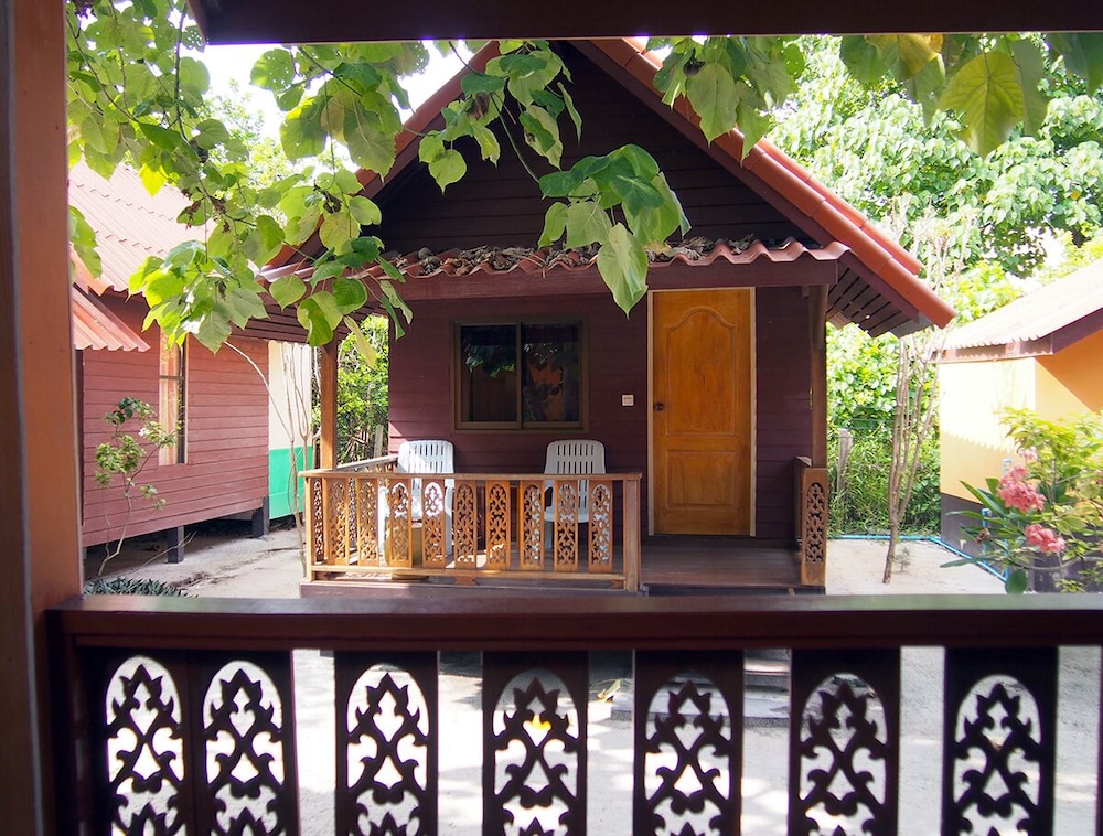 Coco Beach Bungalows 4/77