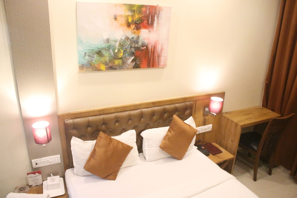 Hotel Grandeur Mumbai 13/23