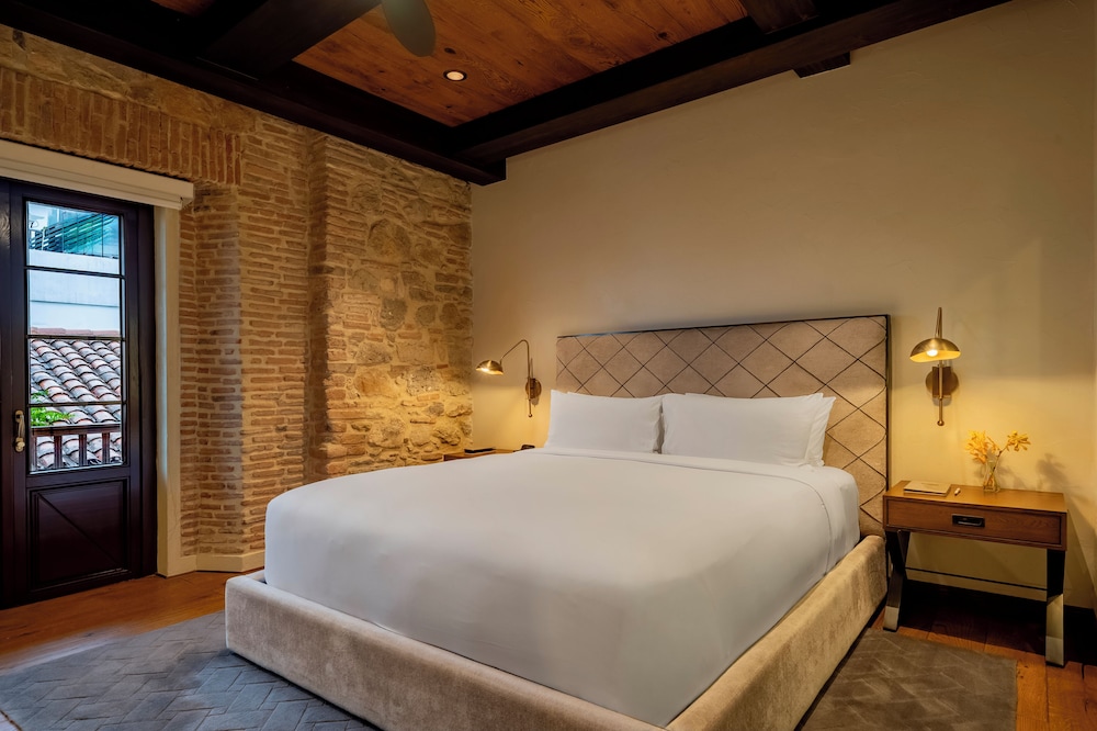 Casco, King Bed
