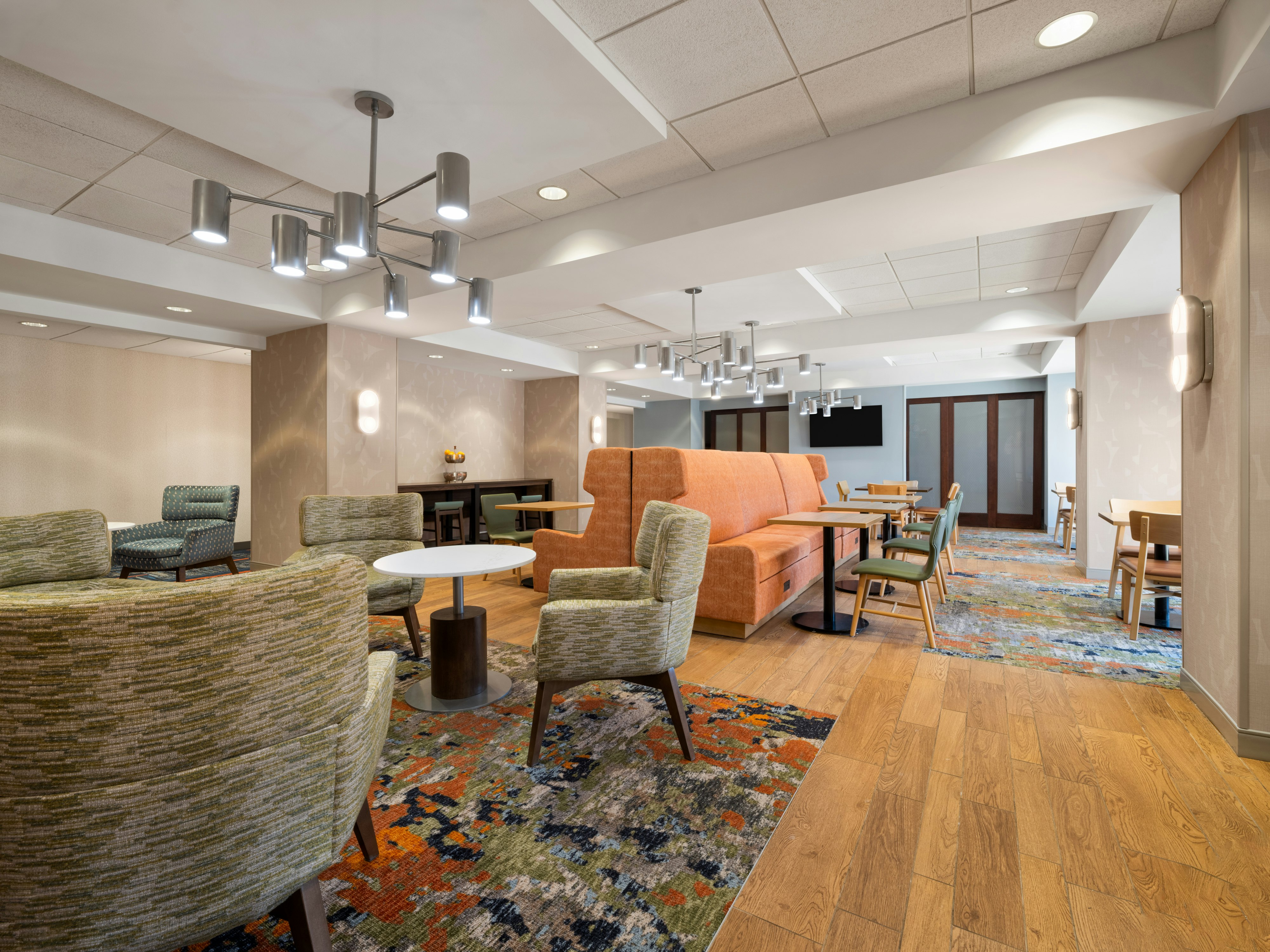 Hampton Inn Warrenton 36/52